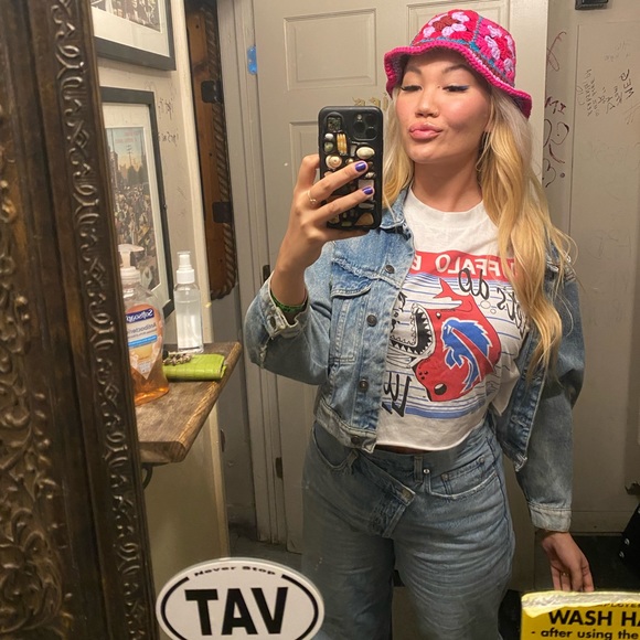 Meet your Posher, Gabrielle - Picture 1 of 1